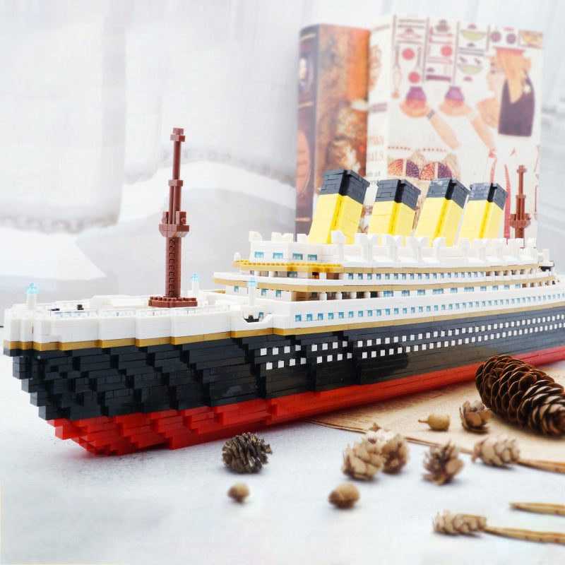 Il Titanic di LEGO realizzato da un ragazzo islandese è da r
